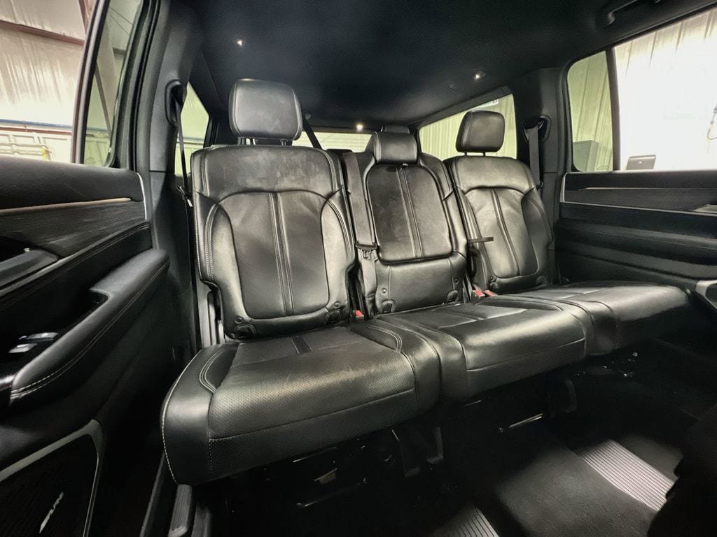 Used 2024 Jeep Wagoneer Series II w/ Flexible Seating Group AWD/4WD image 24