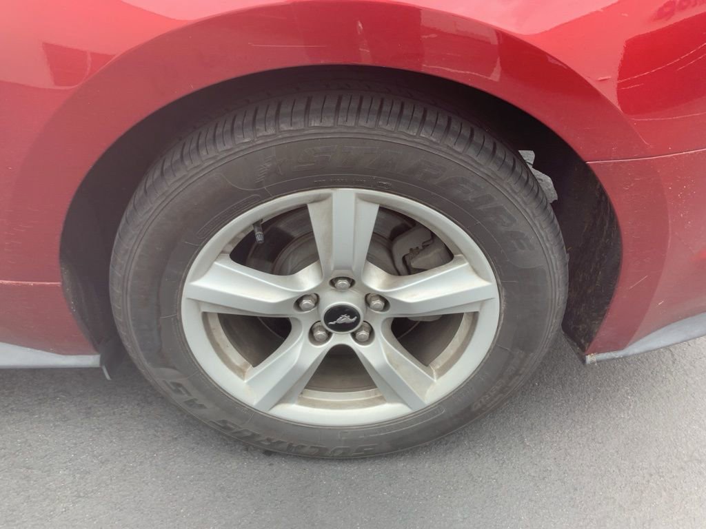 Used 2018 Ford Mustang Coupe RWD image 7