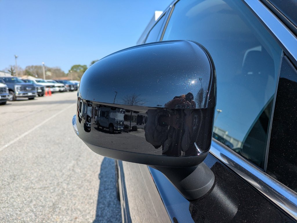 New 2026 Volvo XC90 B6 Plus w/ Protection Package Premier AWD/4WD image 12