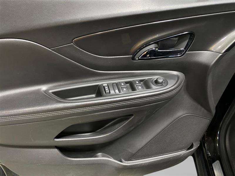 Used 2018 Buick Encore Essence FWD image 8