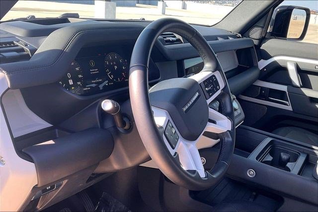 Used 2024 Land Rover Defender 110 X-Dynamic SE image 16