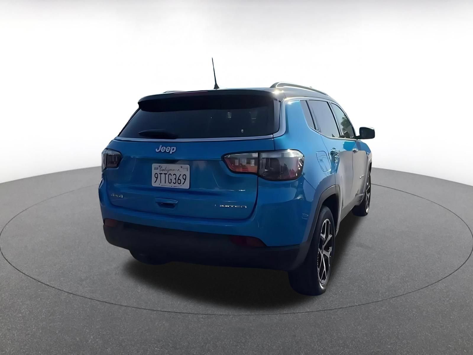 Used 2025 Jeep Compass Limited AWD/4WD image 15