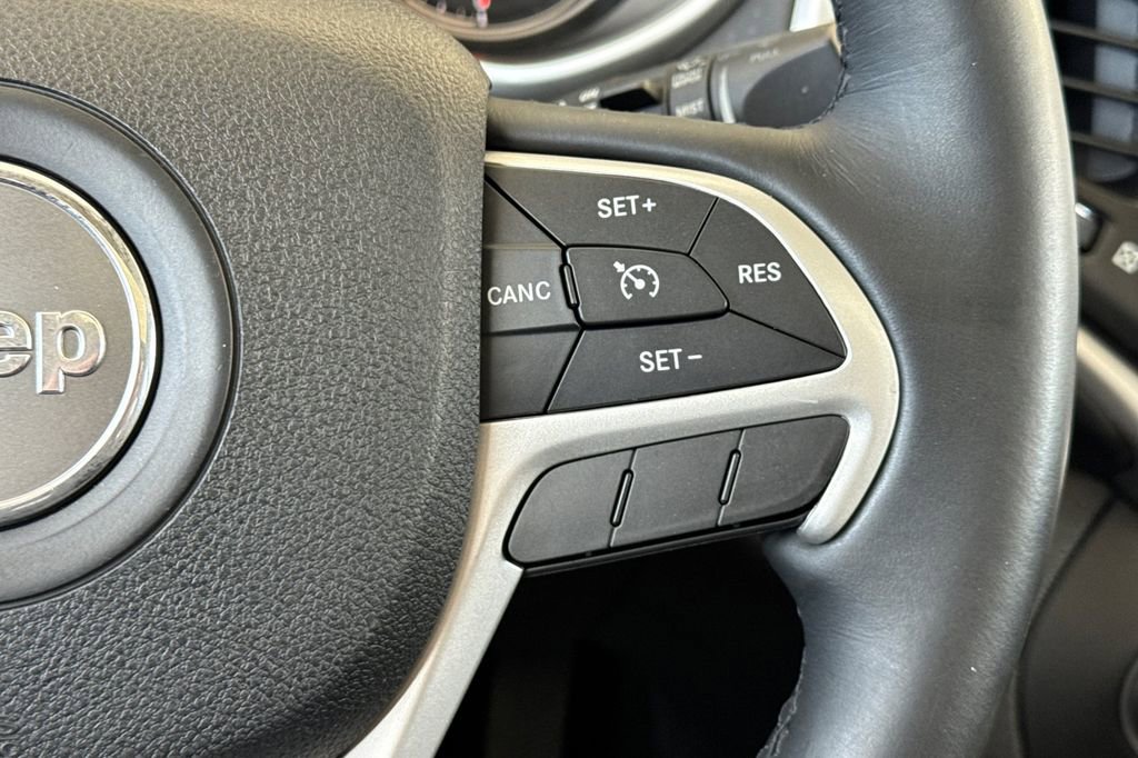 Used 2016 Jeep Cherokee Overland image 28