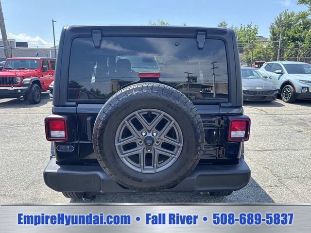 Used 2024 Jeep Wrangler Unlimited Sport AWD/4WD image 4