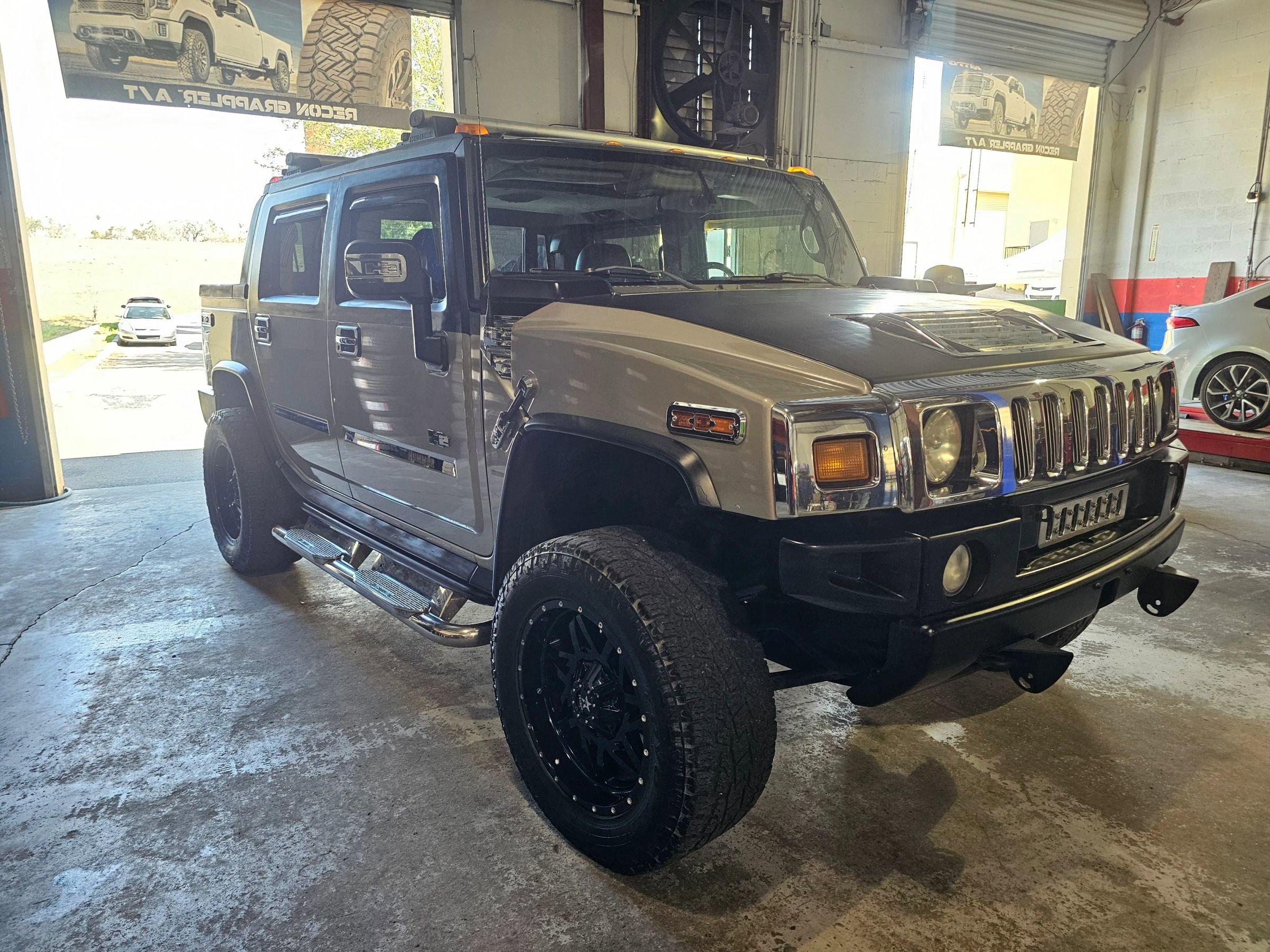 Used 2005 HUMMER H2 SUT w/ Preferred Equipment Group image 38