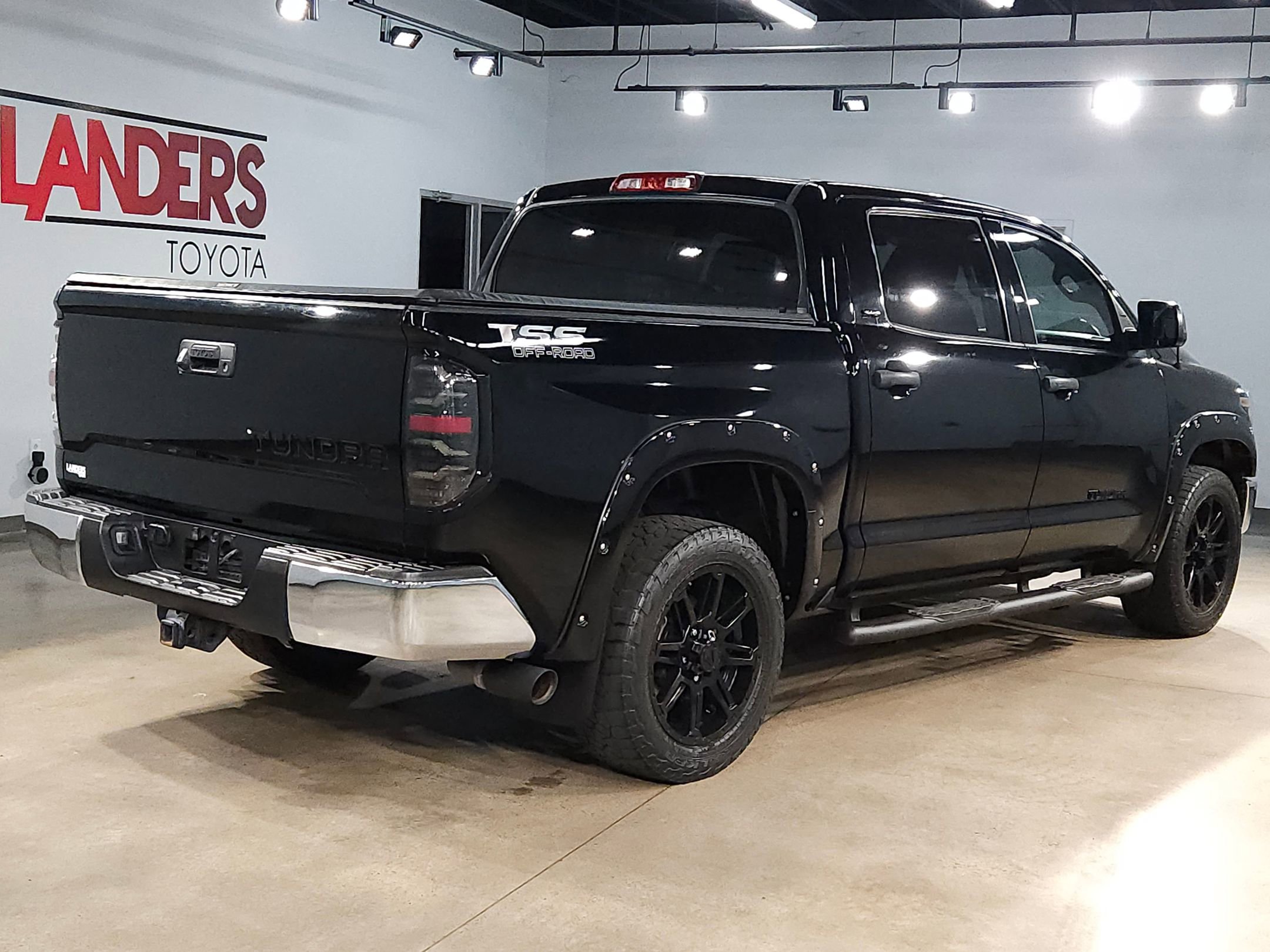 Used 2018 Toyota Tundra SR5 w/ SR5 Upgrade Package RWD image 7