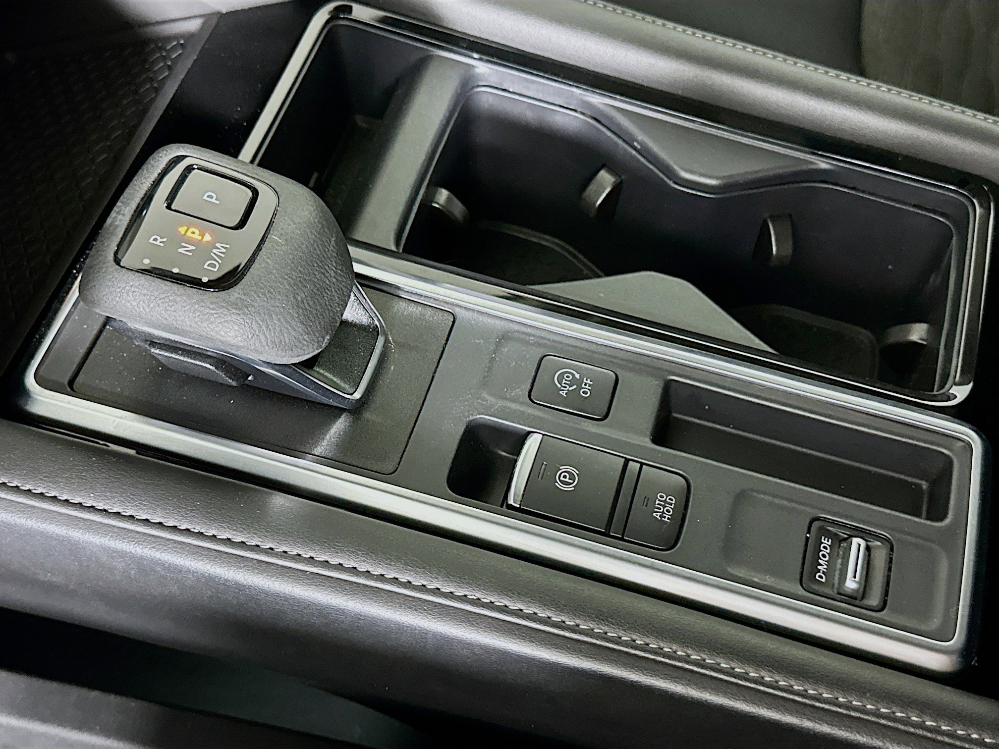 Used 2025 Nissan Pathfinder SV image 24