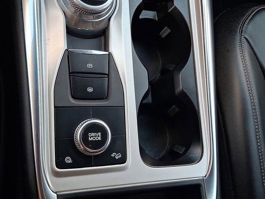 Used 2022 Ford Explorer XLT w/ Equipment Group 202A image 25
