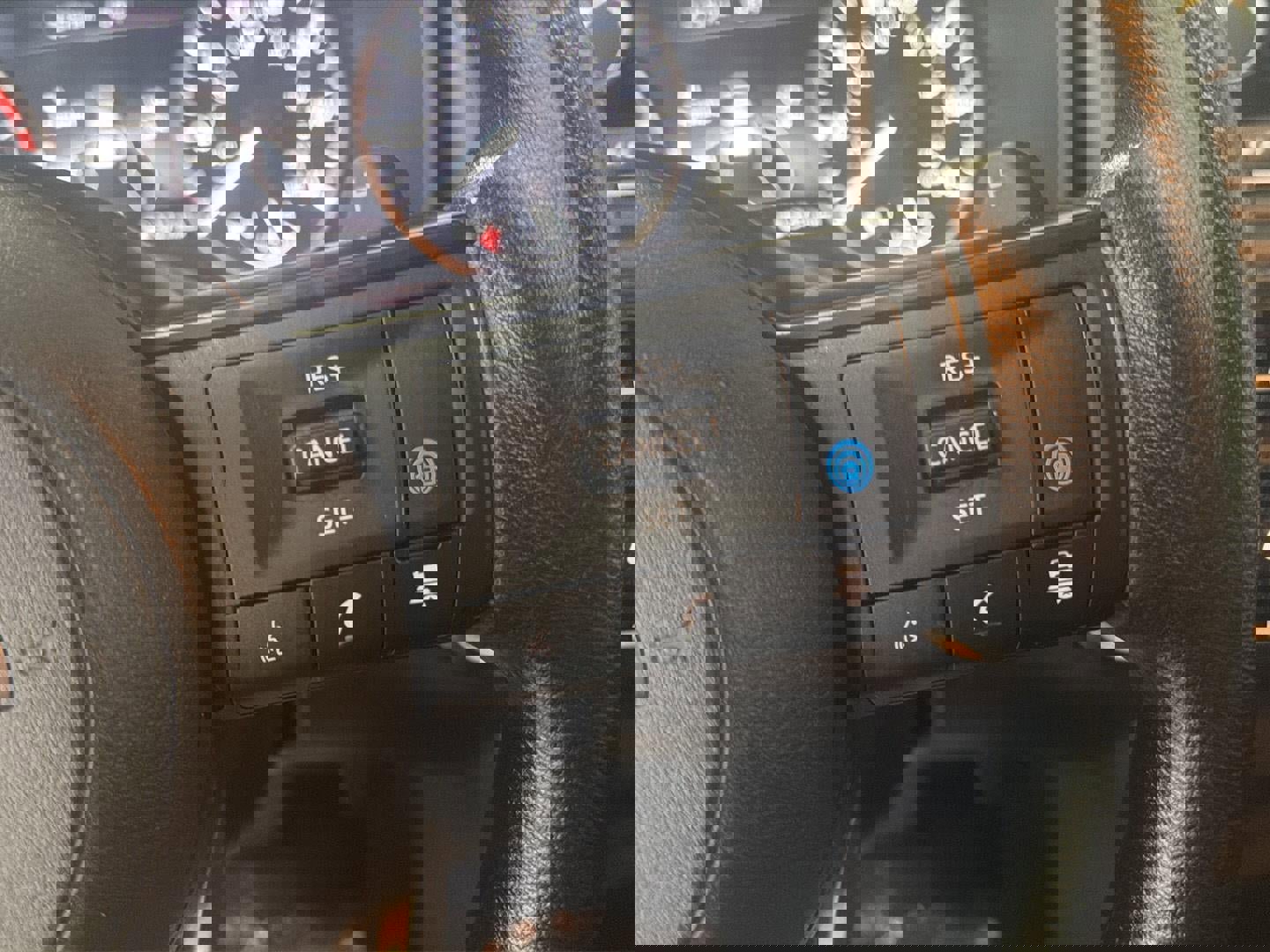 Used 2024 Nissan Rogue SV image 20