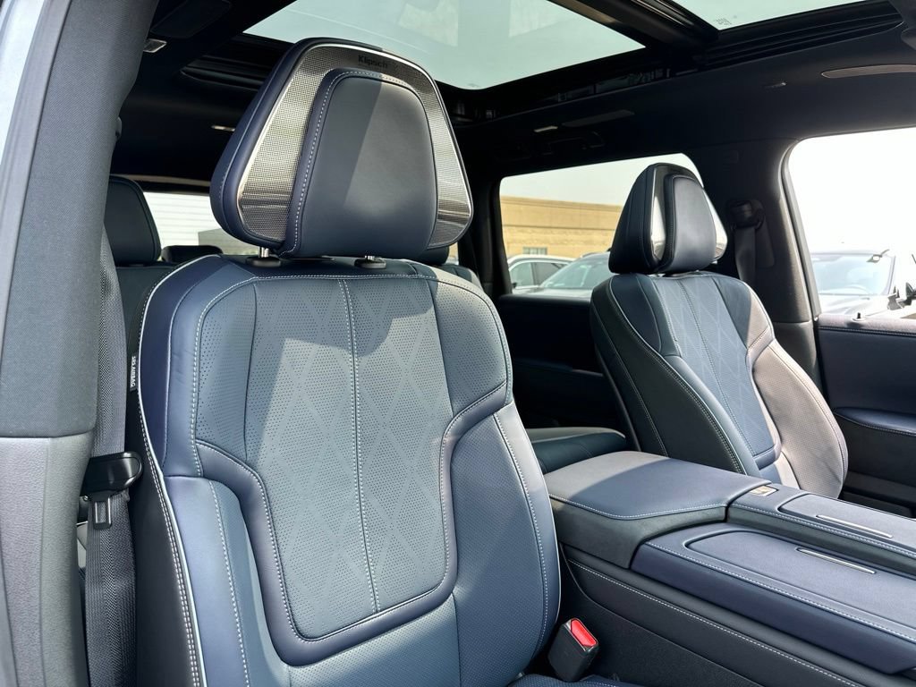 New 2027 INFINITI QX80 Sensory AWD/4WD image 18
