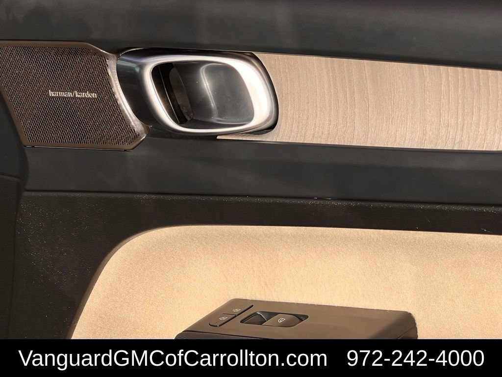 Used 2024 Volvo XC40 B5 Ultimate w/ Protection Package Premier AWD/4WD image 36
