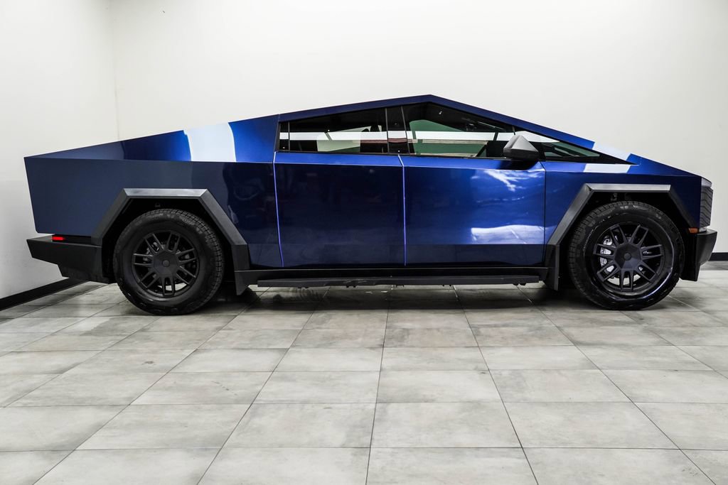 Used 2025 Tesla Cybertruck AWD Crew Cab image 10