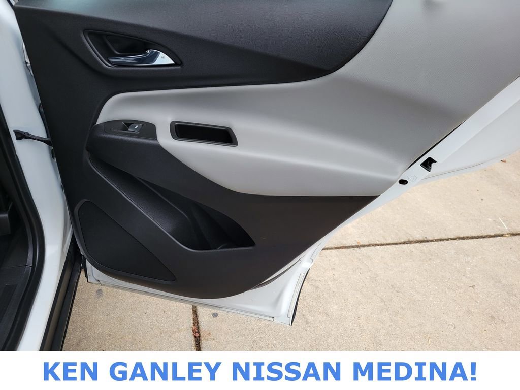 Used 2021 Chevrolet Equinox LS image 44