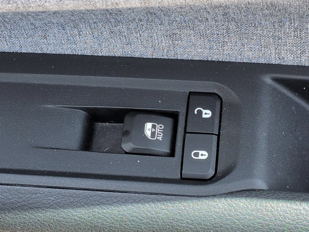 Used 2025 Jeep Compass Latitude AWD/4WD image 33
