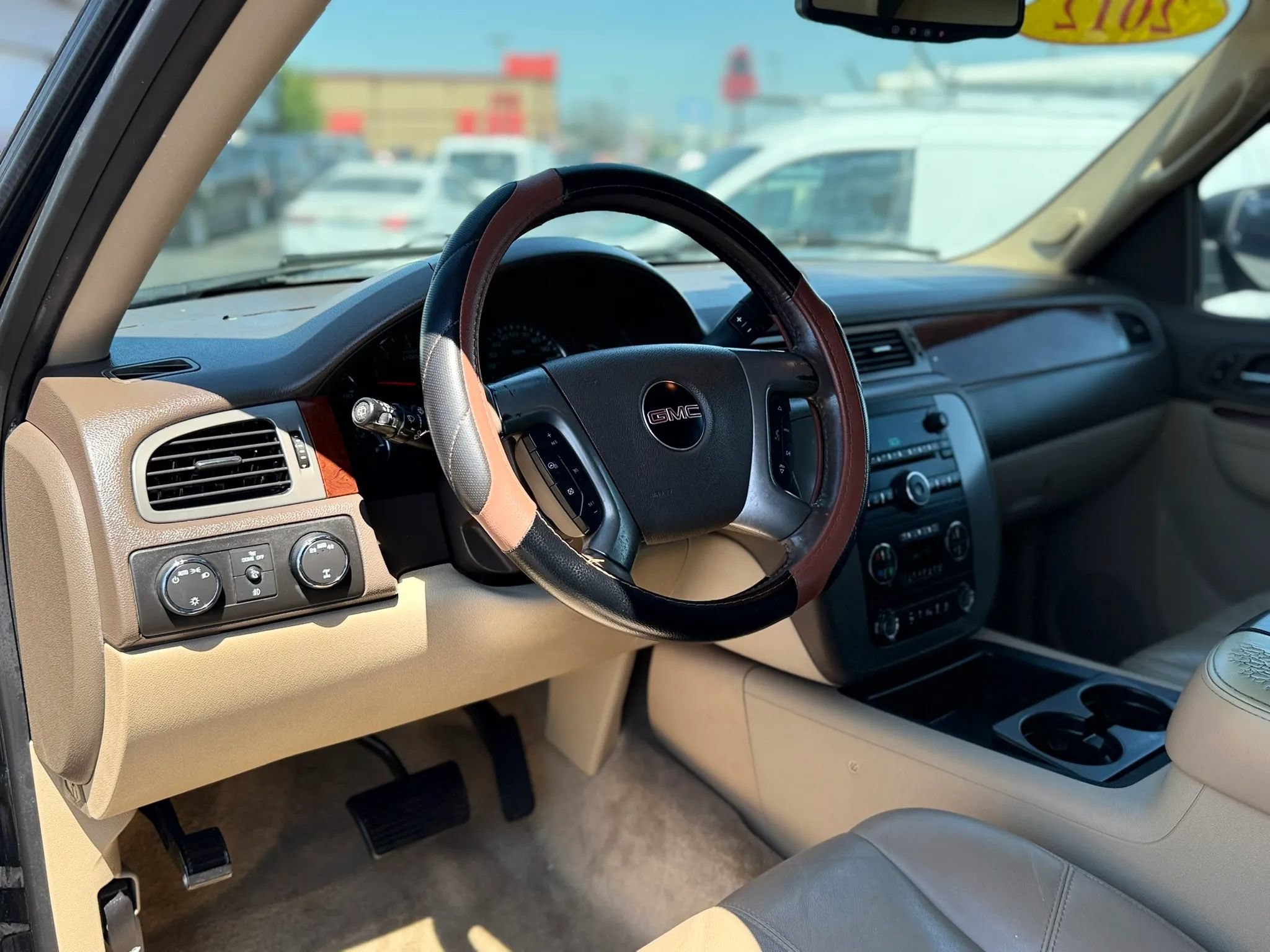 Used 2012 GMC Yukon SLT AWD/4WD image 19