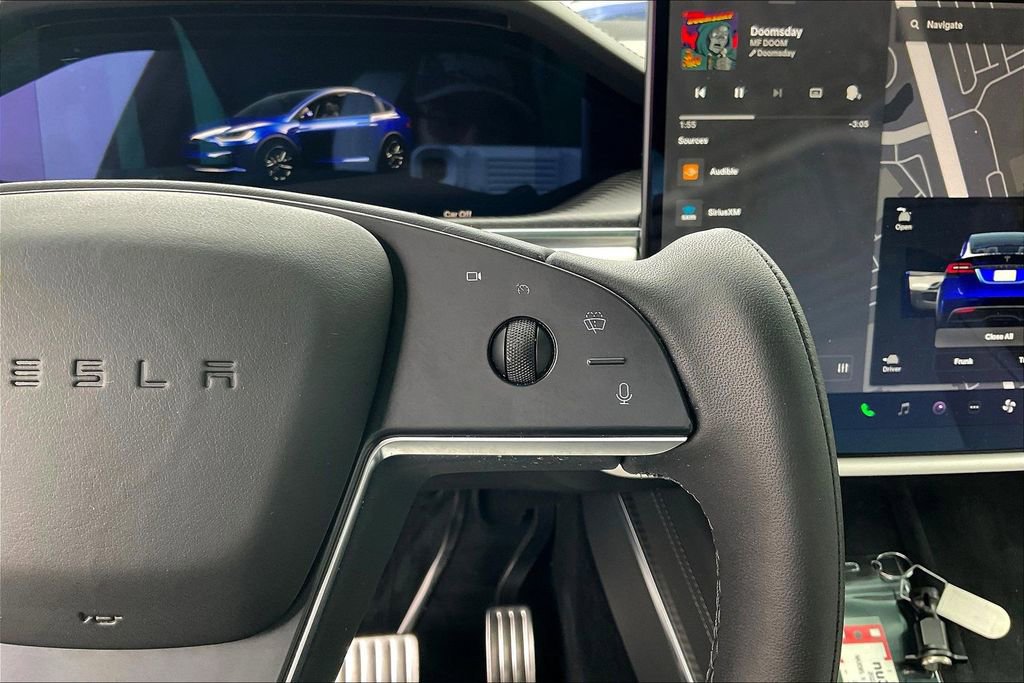 Used 2022 Tesla Model X Plaid image 12