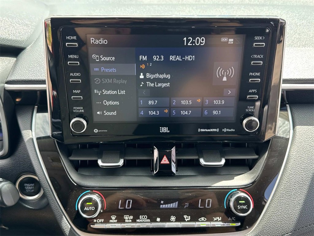 Used 2022 Toyota Corolla Cross XLE image 27