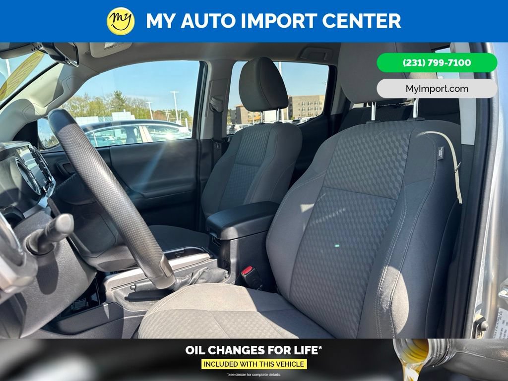 Used 2022 Toyota Tacoma SR5 AWD/4WD image 13