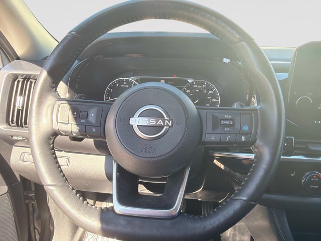 Used 2023 Nissan Pathfinder SL AWD/4WD image 31