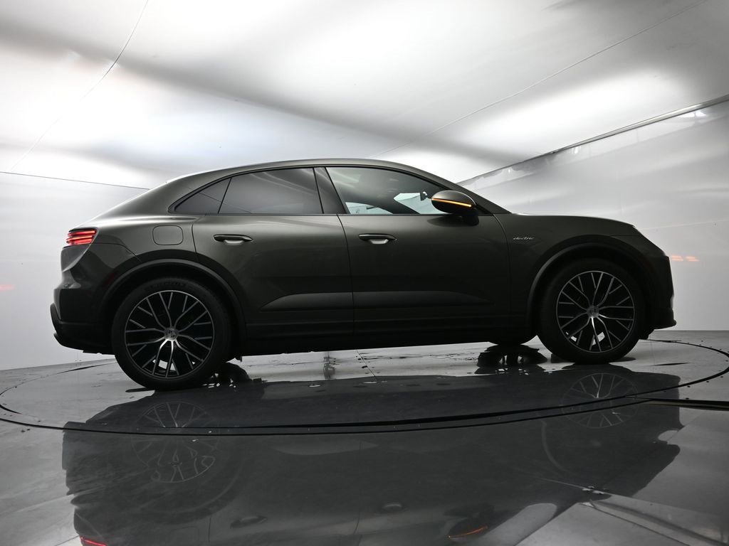 Used 2025 Porsche Macan Electric image 51