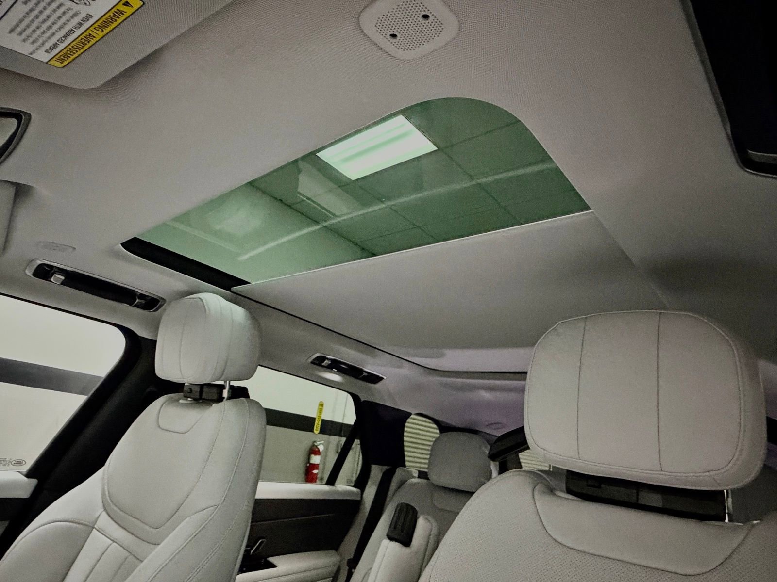 Used 2024 Land Rover Range Rover Sport SE image 24