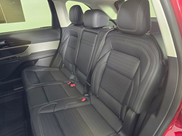 Used 2025 Lincoln Nautilus Reserve image 17