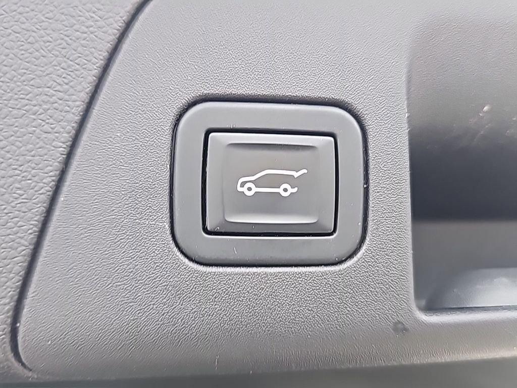 Used 2022 Buick Envision Avenir w/ Technology Package II image 8