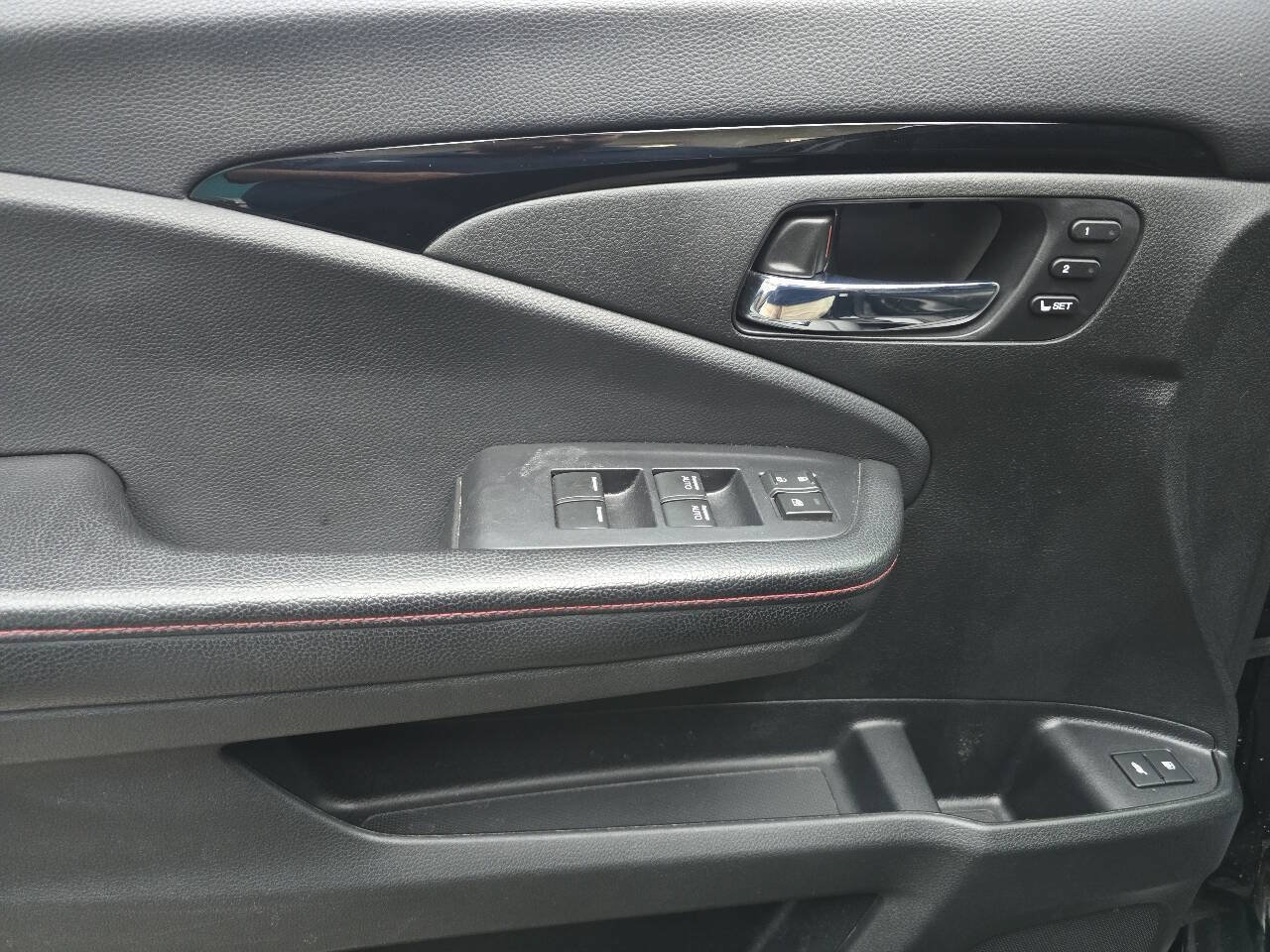 Used 2020 Honda Pilot Black Edition image 15