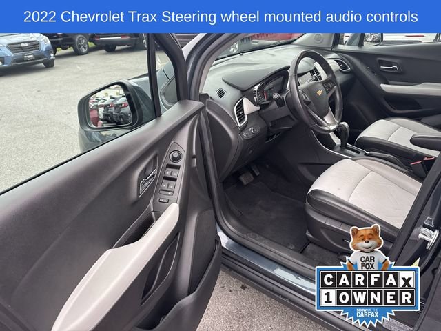 Used 2022 Chevrolet Trax LT w/ LT Convenience Package image 12