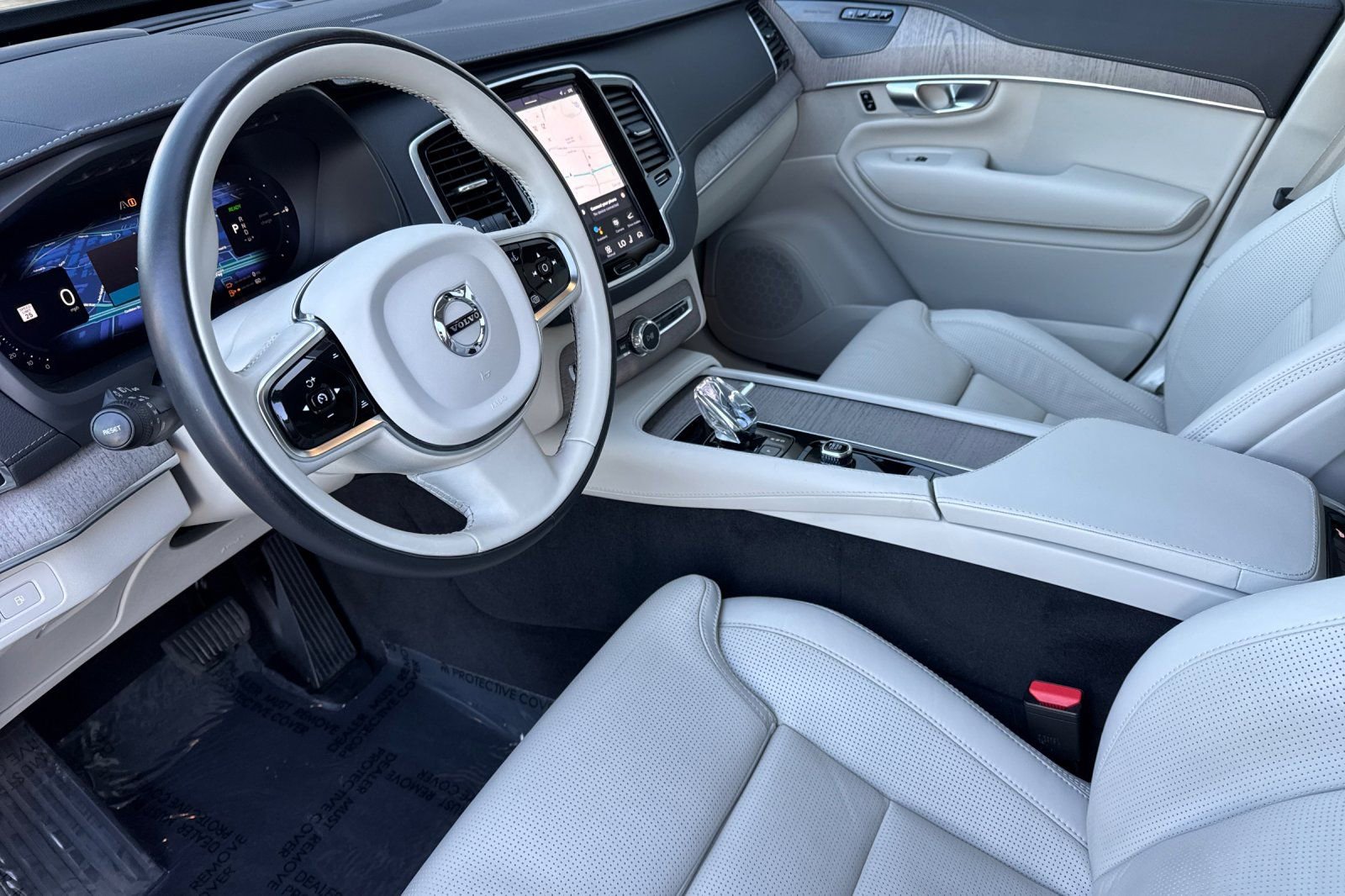 Used 2024 Volvo XC90 T8 Ultimate image 9