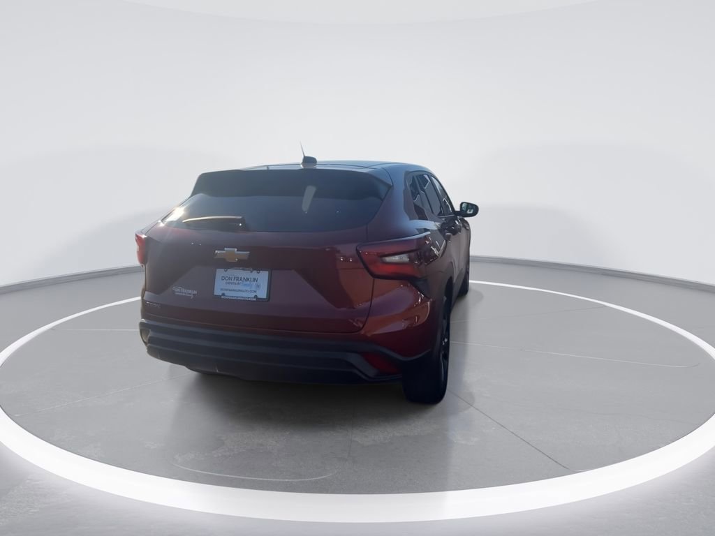 Used 2025 Chevrolet Trax LS image 8