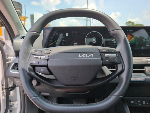 Used 2025 Kia K4 EX FWD image 23