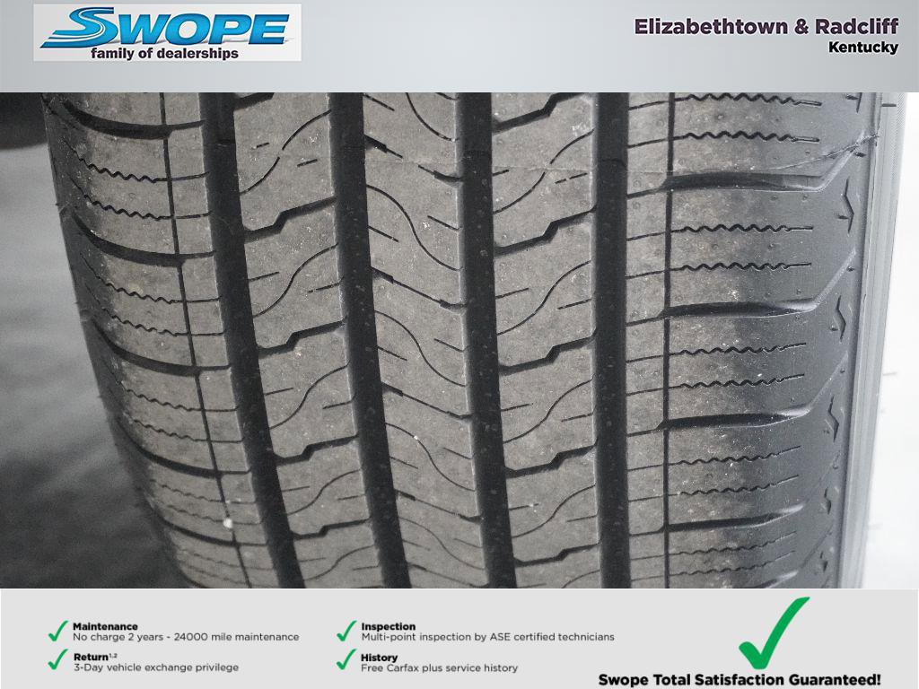 Used 2025 Nissan Rogue SV image 30