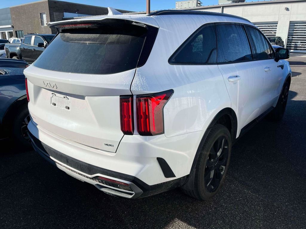 Used 2023 Kia Sorento SX image 2