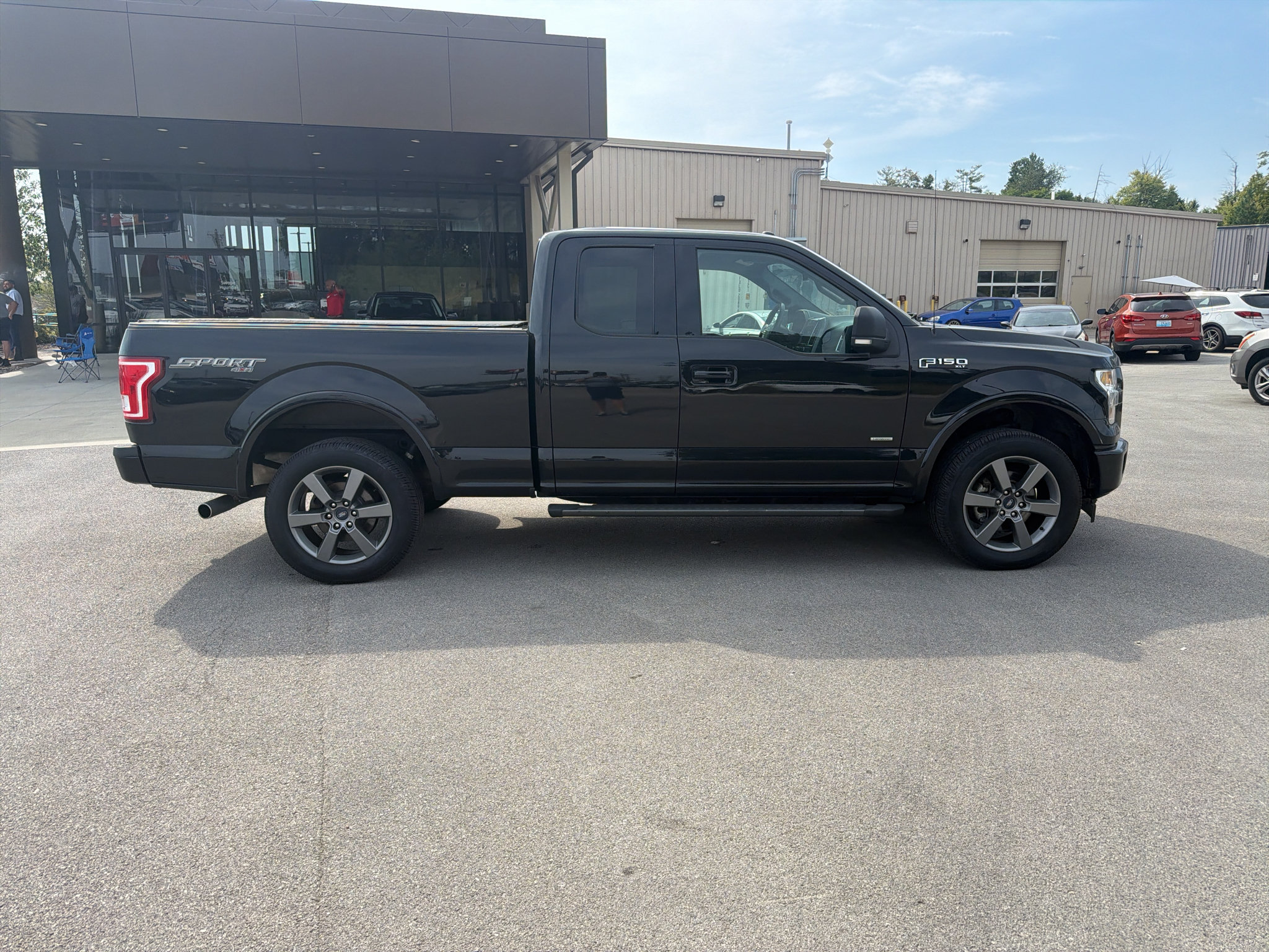 Used 2017 Ford F150 XLT w/ Equipment Group 302A Luxury AWD/4WD image 2