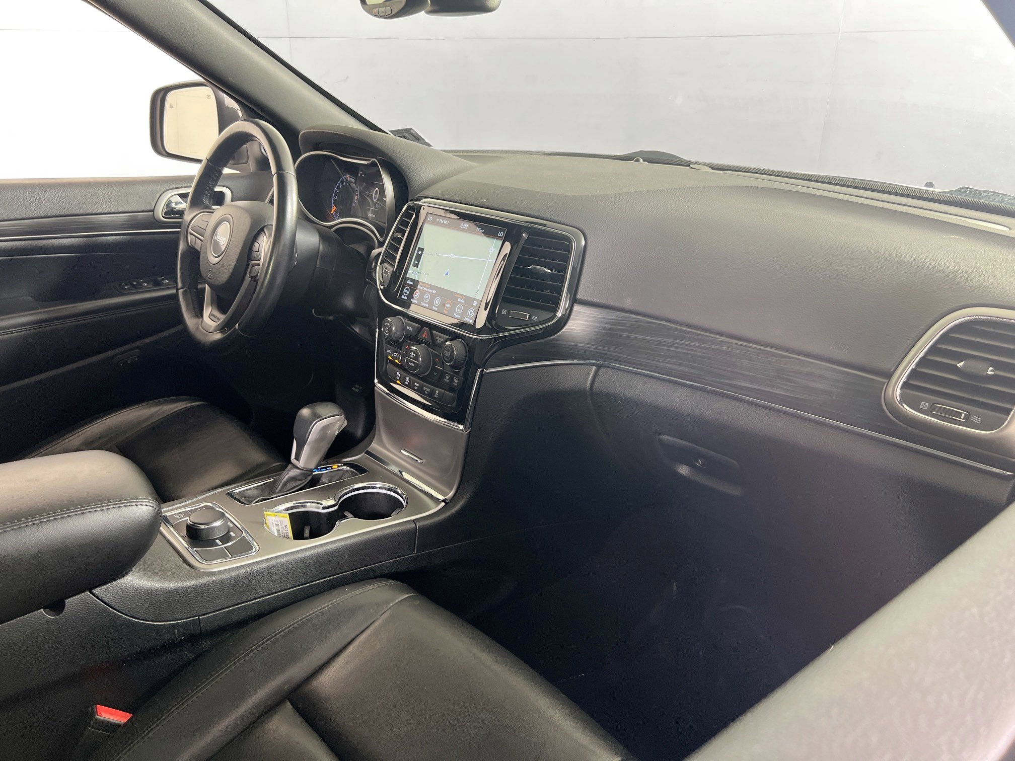 Used 2022 Jeep Grand Cherokee Limited image 29