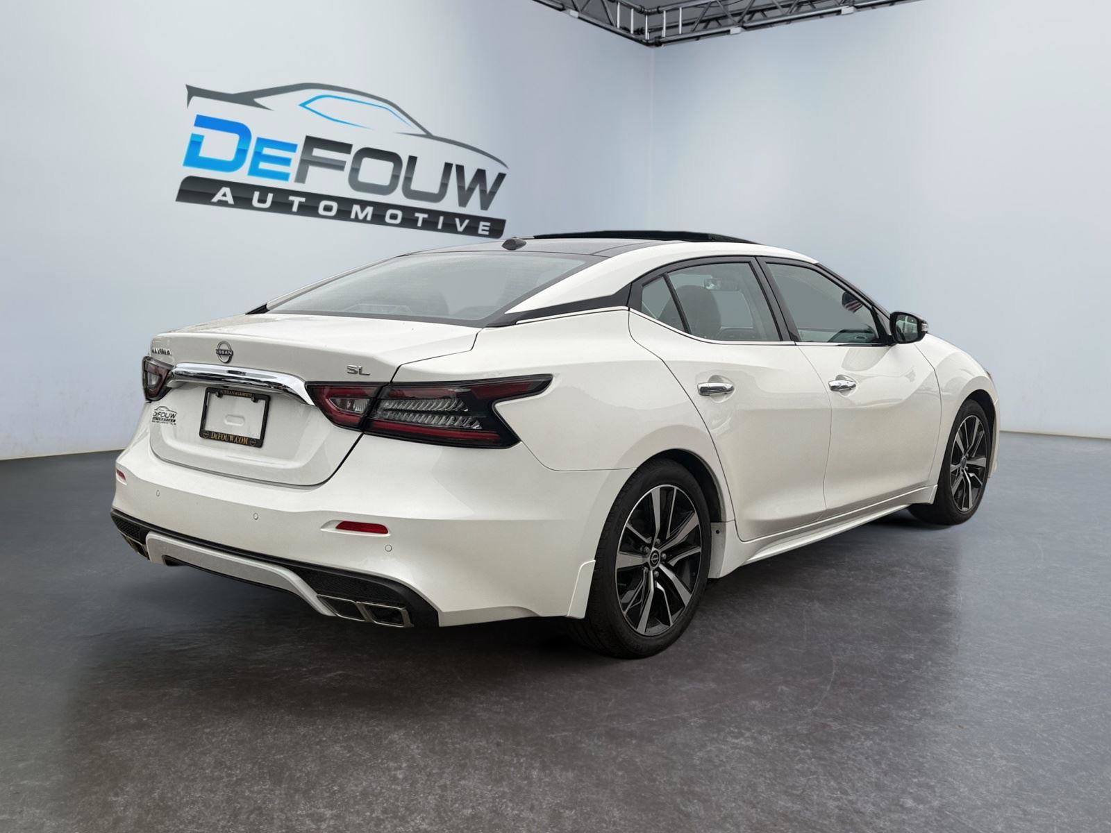 Used 2023 Nissan Maxima SL FWD image 3