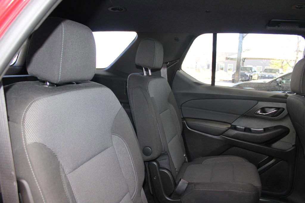 Used 2022 Chevrolet Traverse LT w/ LPO, Floor Liner Package image 52