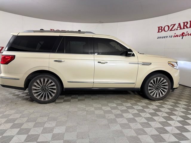 Used 2018 Lincoln Navigator Reserve w/ Technology Package AWD/4WD image 9