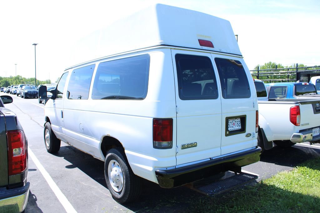 Used 2007 Ford E-250 and Econoline 250 RWD image 7