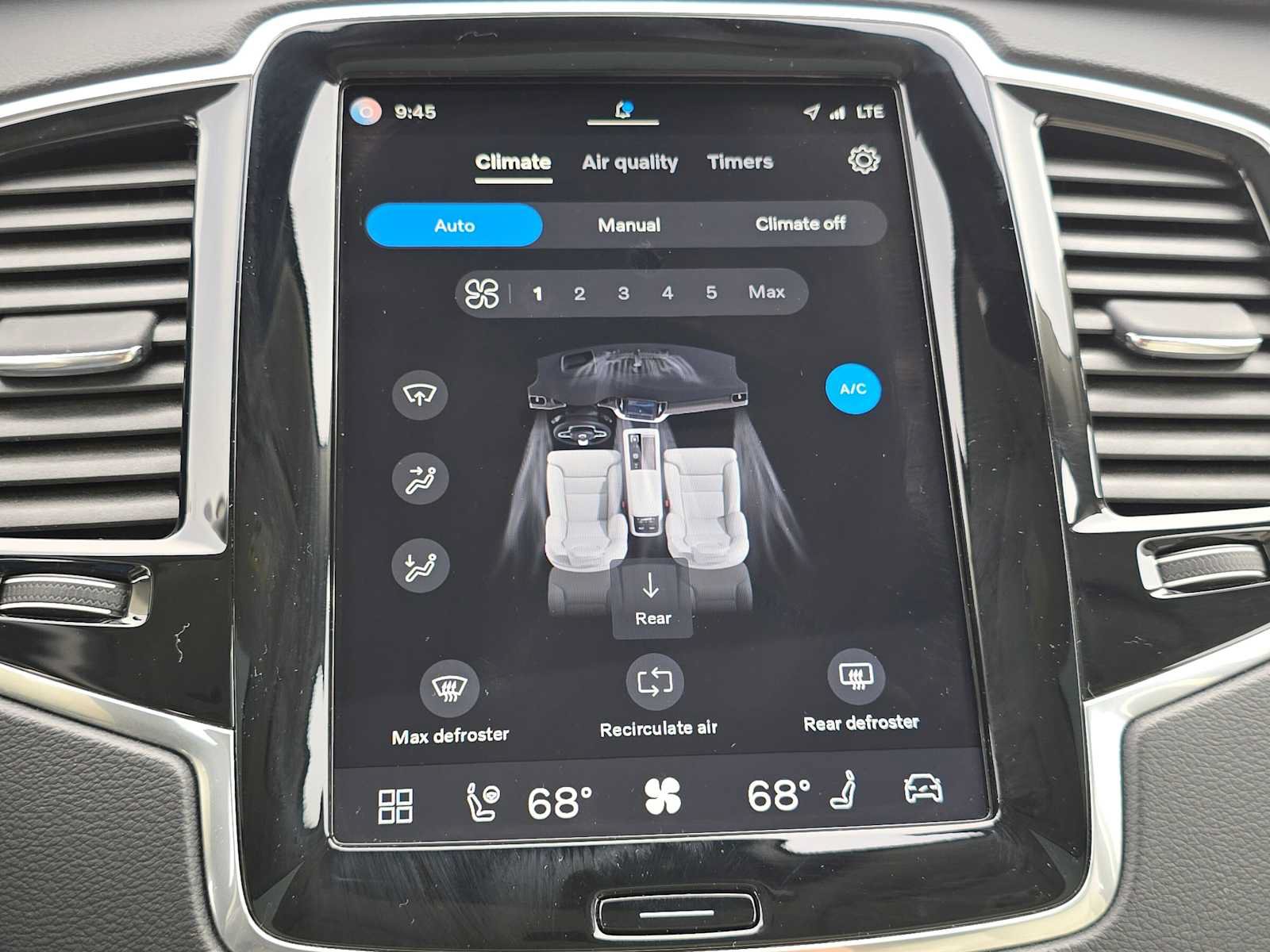 Certified 2023 Volvo XC90 T8 Ultimate w/ Protection Package Premier AWD/4WD image 30