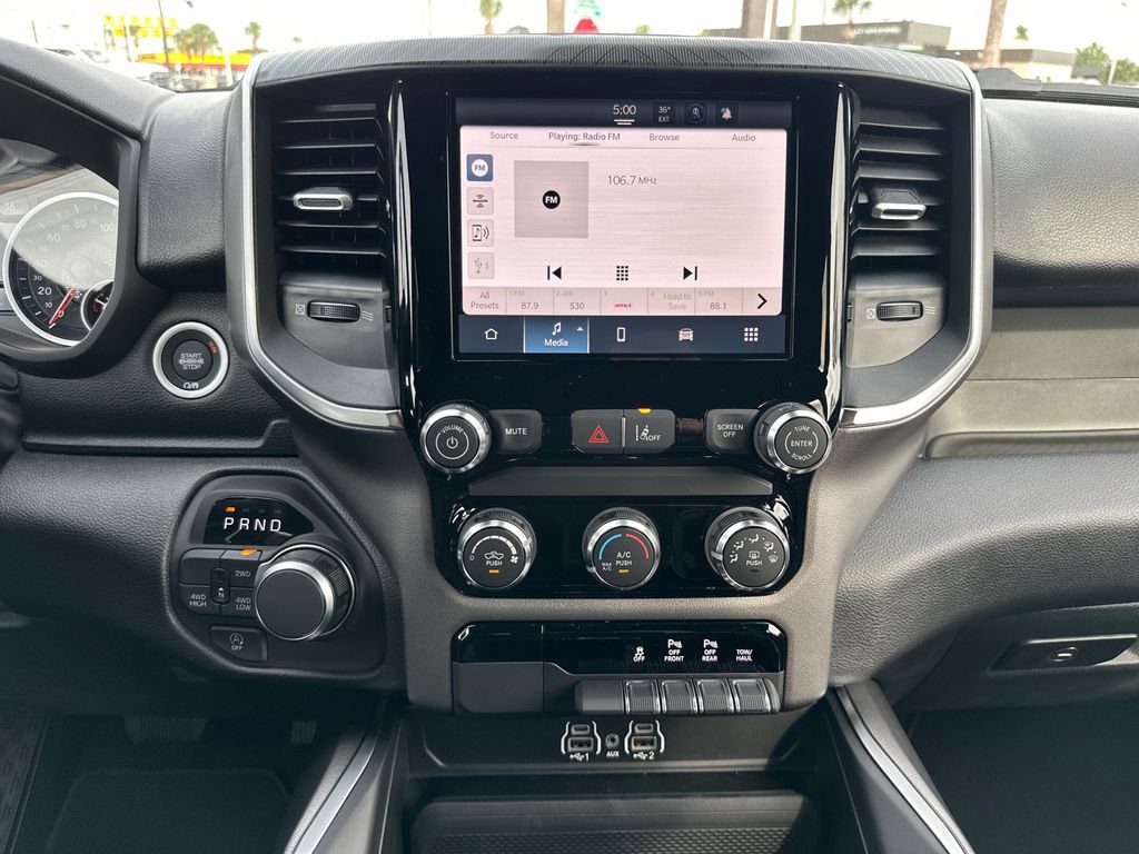New 2026 RAM 1500 Express AWD/4WD image 17