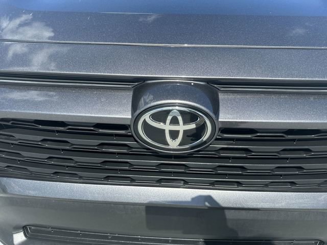 Used 2022 Toyota RAV4 LE image 17