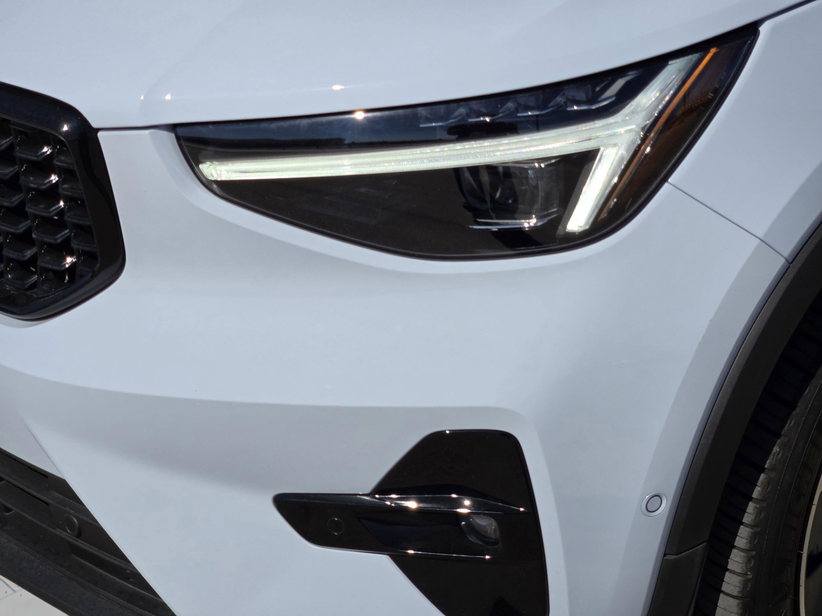 Used 2026 Volvo XC40 B5 Plus w/ Protection Package Premier image 36