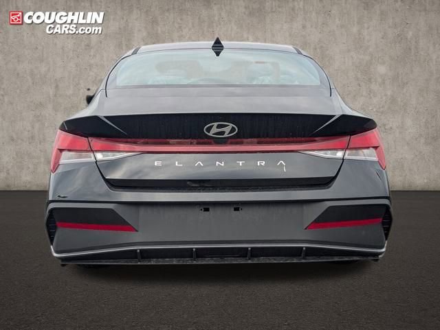 New 2026 Hyundai Elantra SE image 7