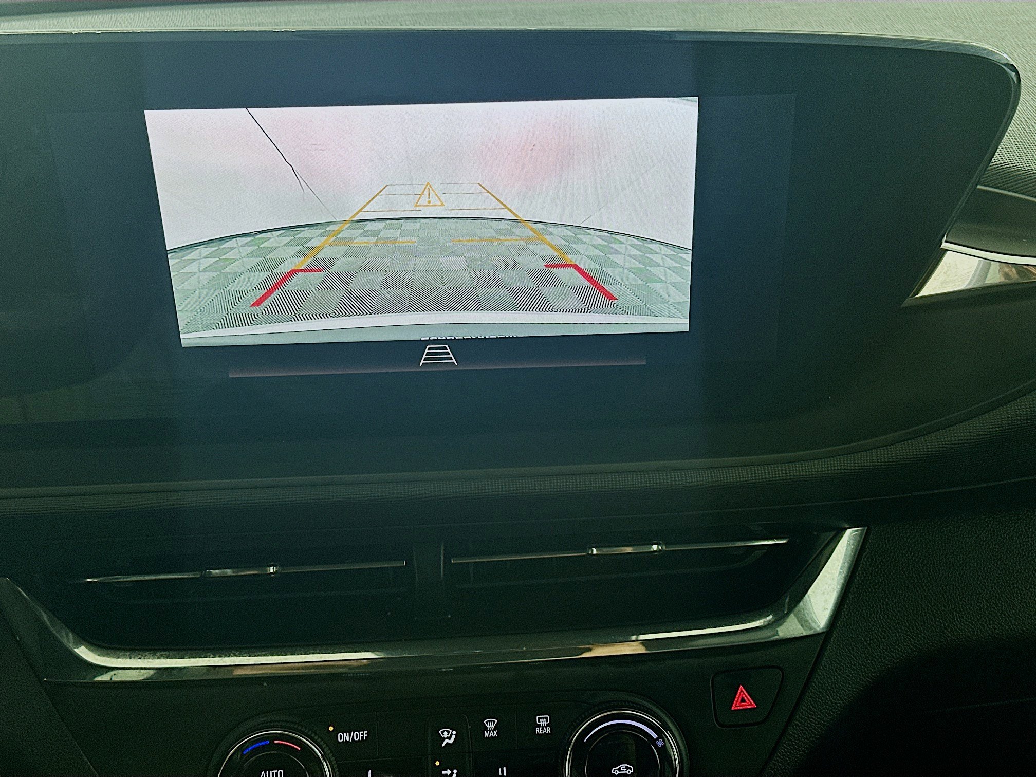 Used 2025 Buick Envista Preferred FWD image 22