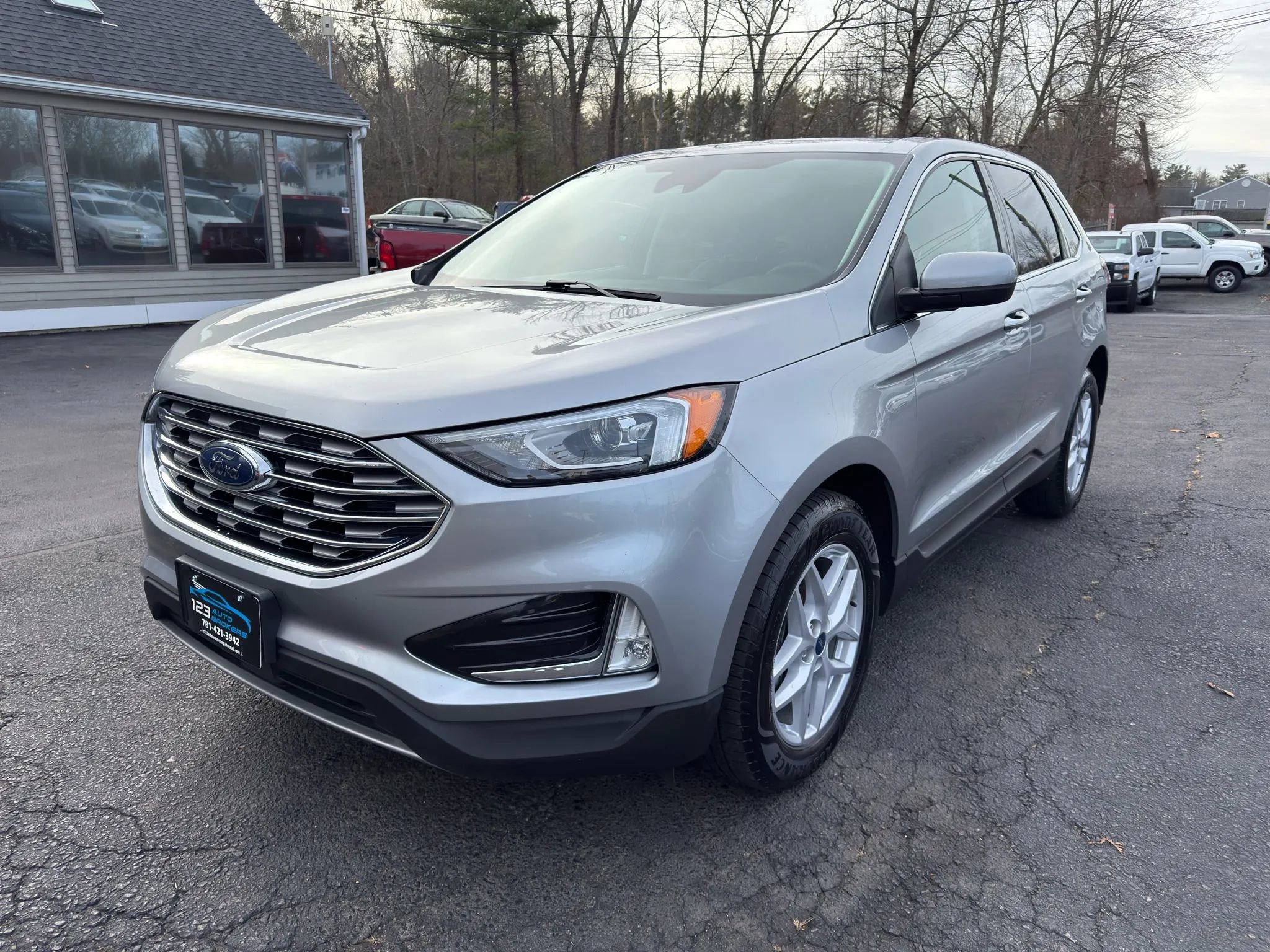 Used 2021 Ford Edge SEL w/ Cargo Accessory Package image 3