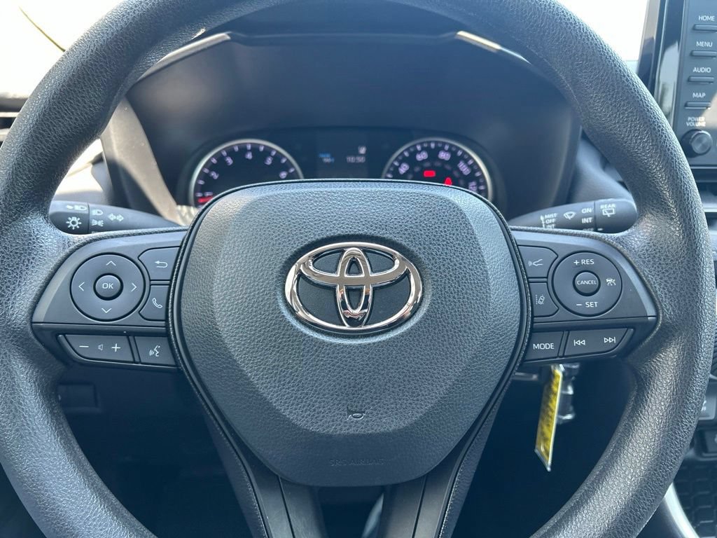 Used 2021 Toyota RAV4 LE FWD image 16