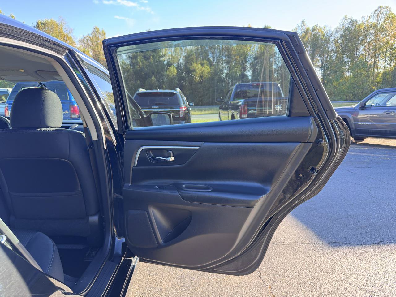Used 2017 Nissan Altima 2.5 SR FWD image 15