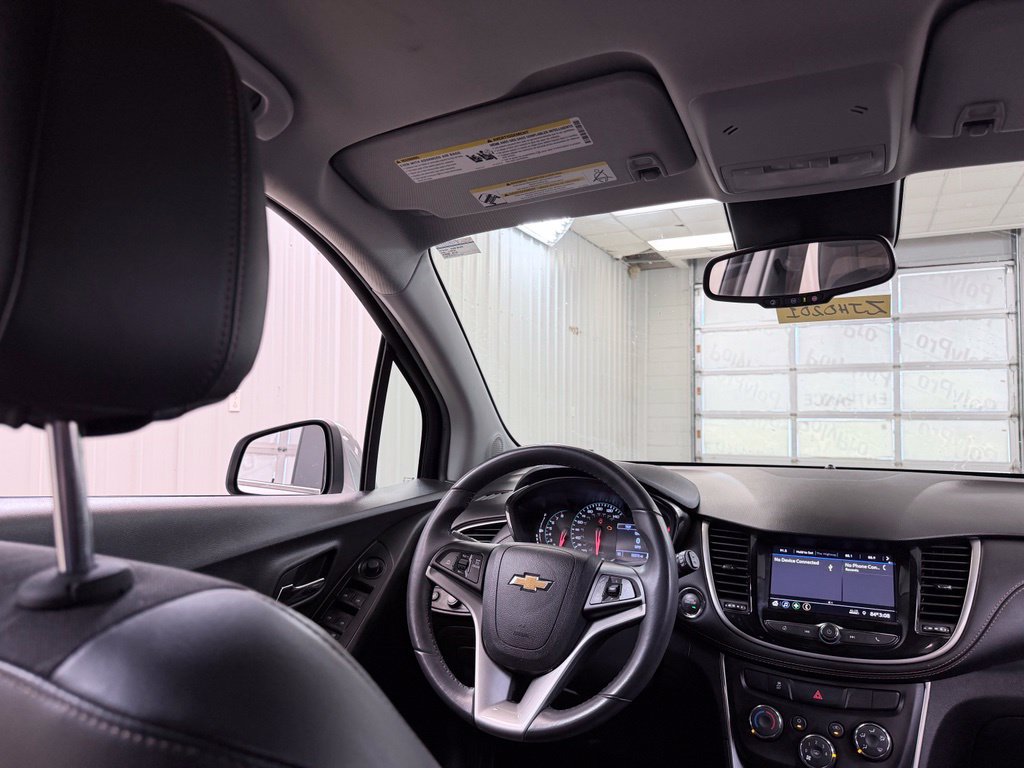 Used 2020 Chevrolet Trax LT w/ LT Convenience Package FWD image 22